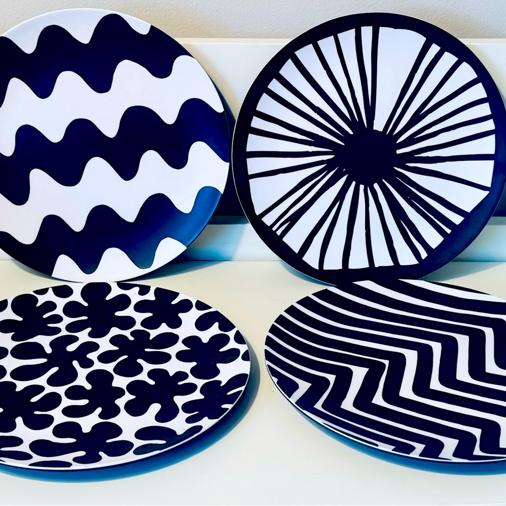Marimekko Salad Plates Set of 4 Black & White Melamine 8.5” Rare and Unique